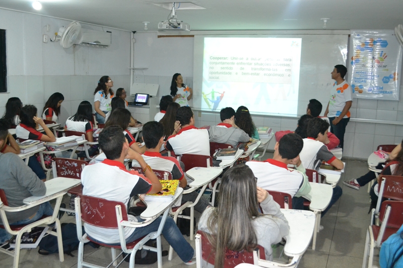 Dia C: Unicred N/NE oferece aulas de Cooperativismo para jovens 